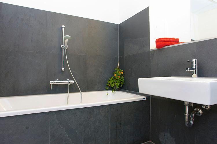 Spacious Studio Apartment Friedrichshain Berlin Room photo
